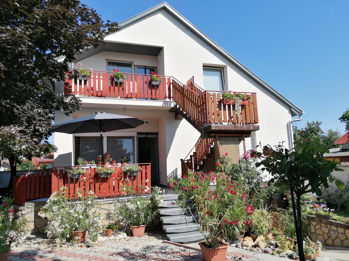 Appartement Mimi Vendeghaz à Siófok Extérieur photo