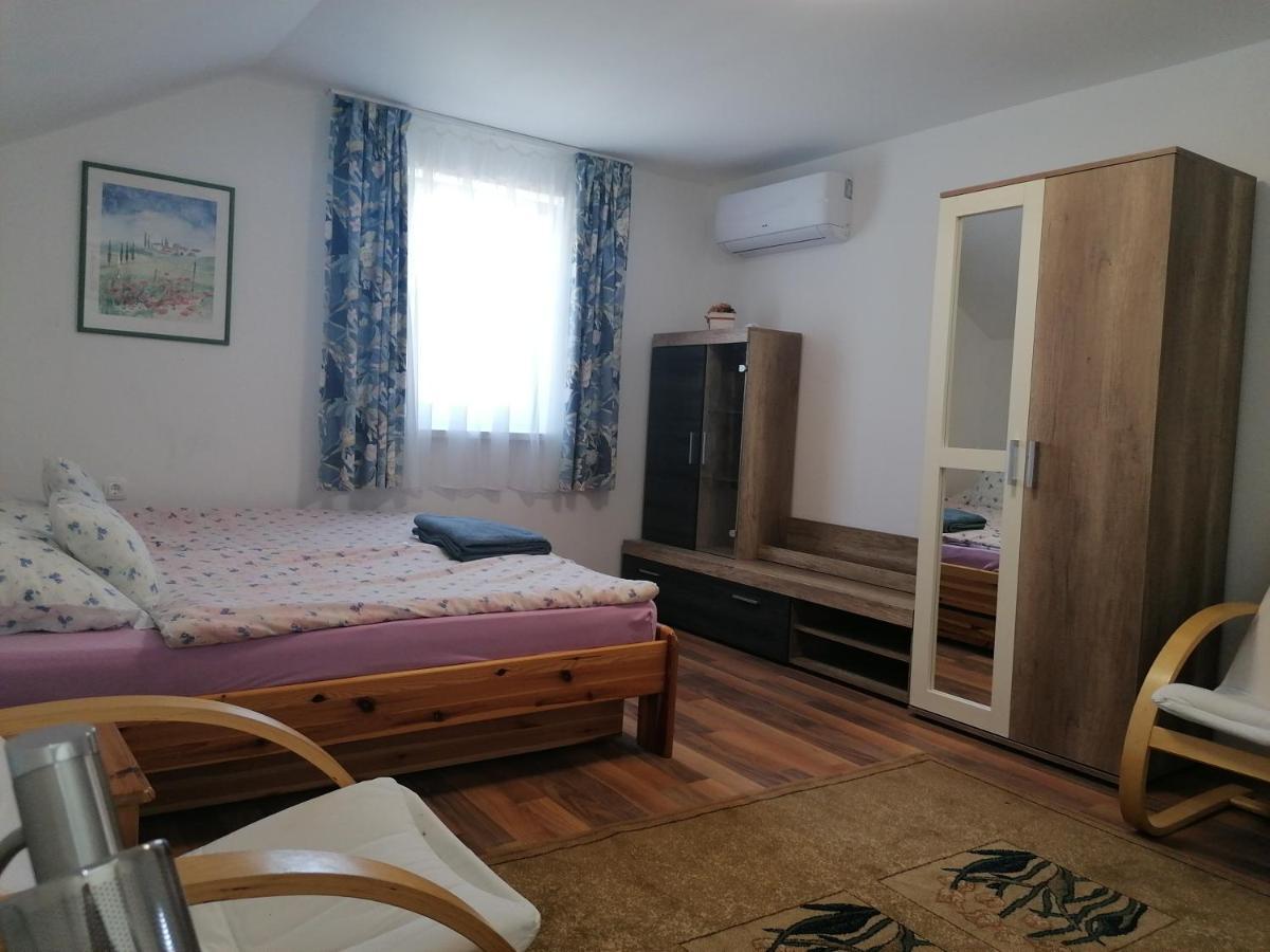 Appartement Mimi Vendeghaz à Siófok Extérieur photo